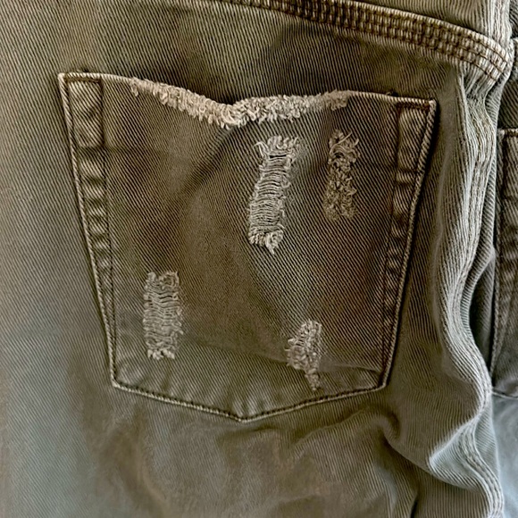 One X teaspoon jeans! Super cute olive green jeans ✨ - Picture 11 of 11